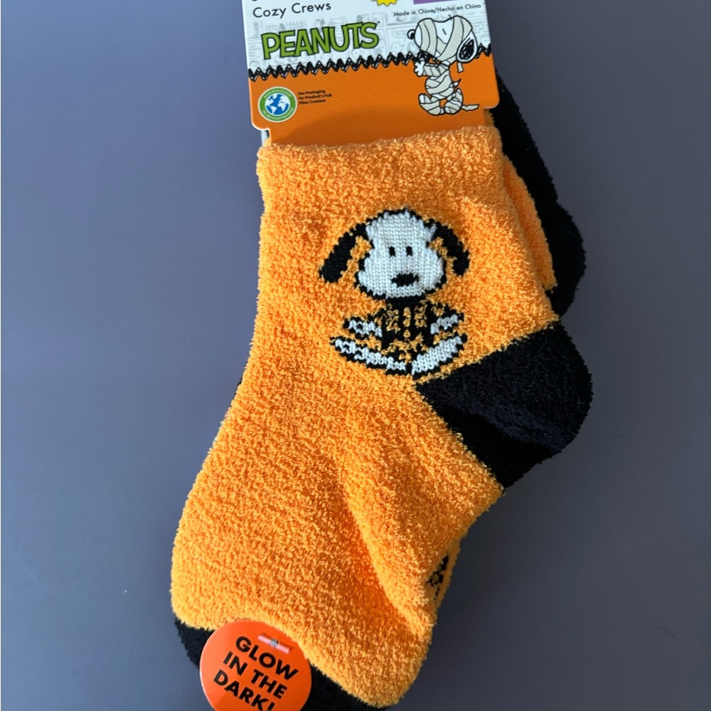 Peanuts, cozy crew socks